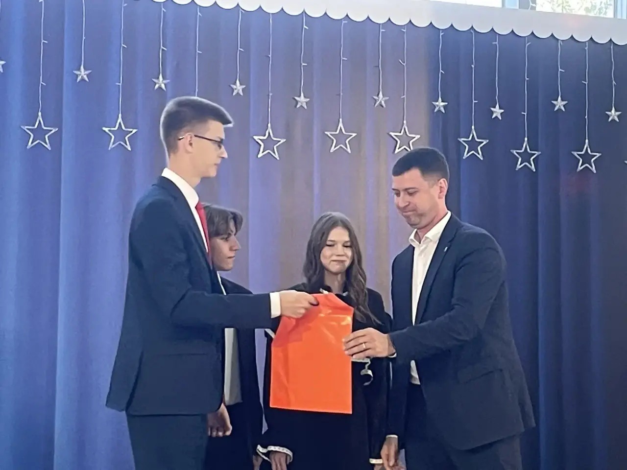 Праздник для победителей..